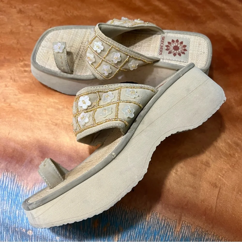 Vintage Skechers Platform sandals Shoes floral beaded toe strap size 6